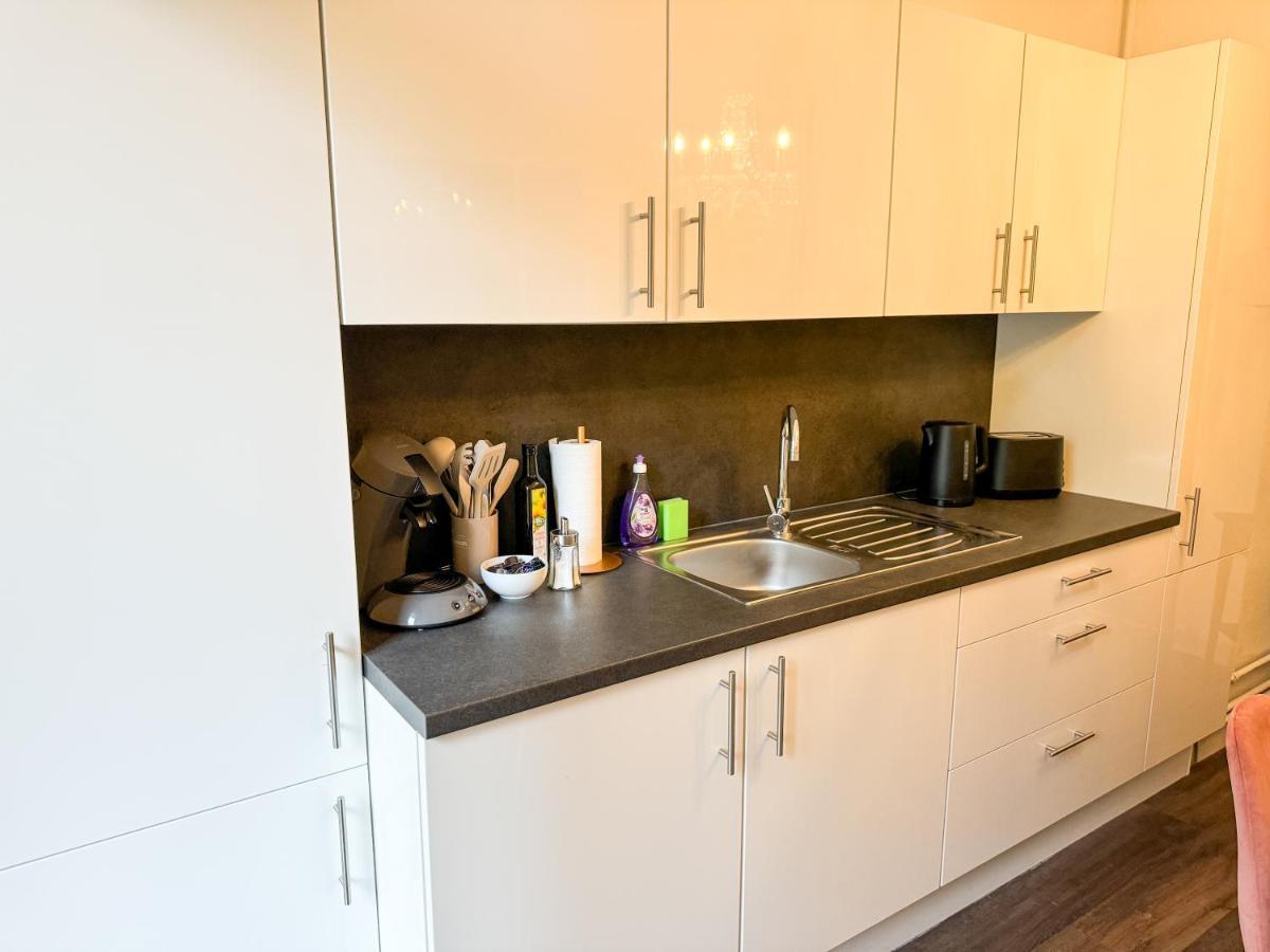 Apartment Citynah, Balkon, Grosse Kueche Und Garten *